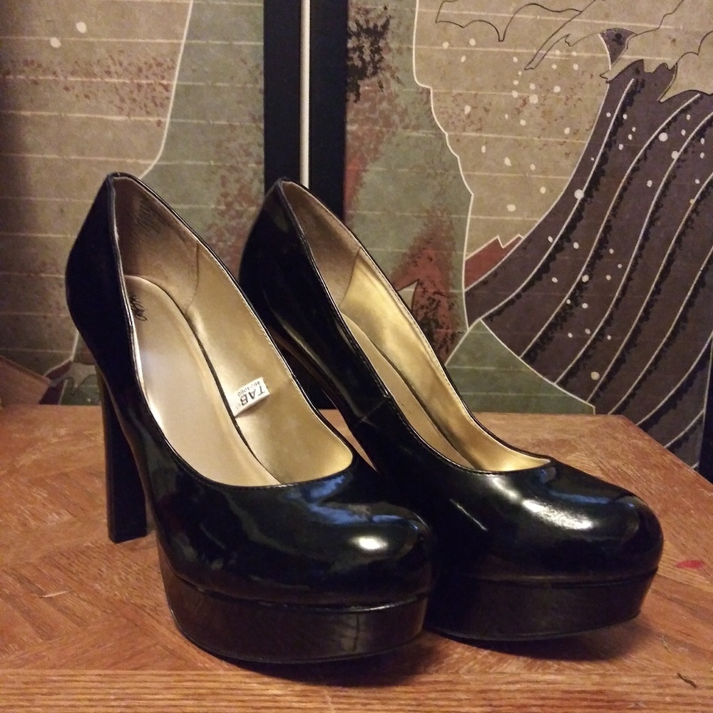 Beautiful black pumps